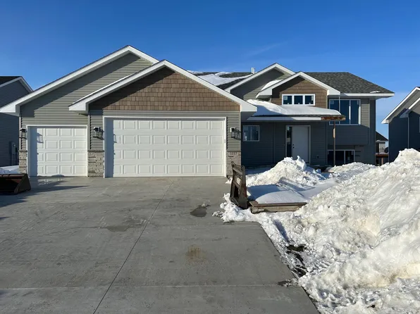 1217 Olivia St SE, New Prague, MN 56071