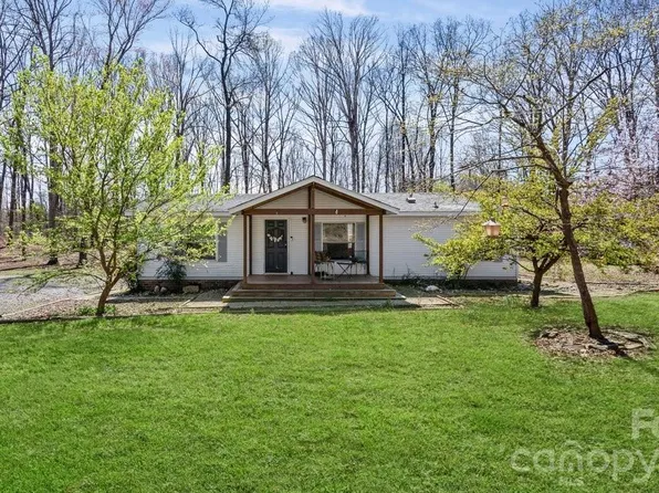 145 White Rock Farm Ln, Statesville, NC 28625