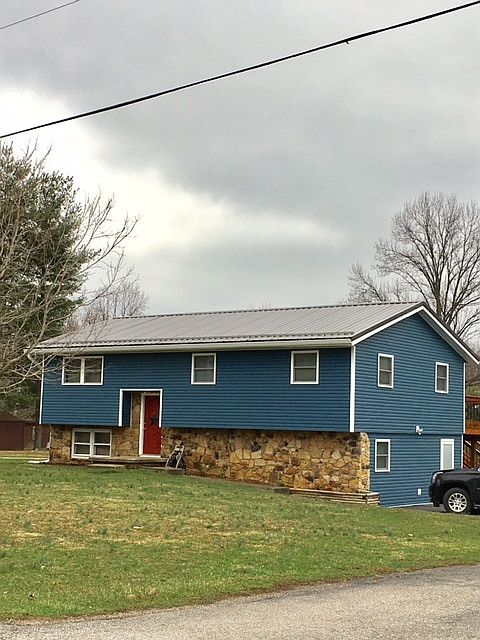 1st image of 3762 N Woodview Hills Dr