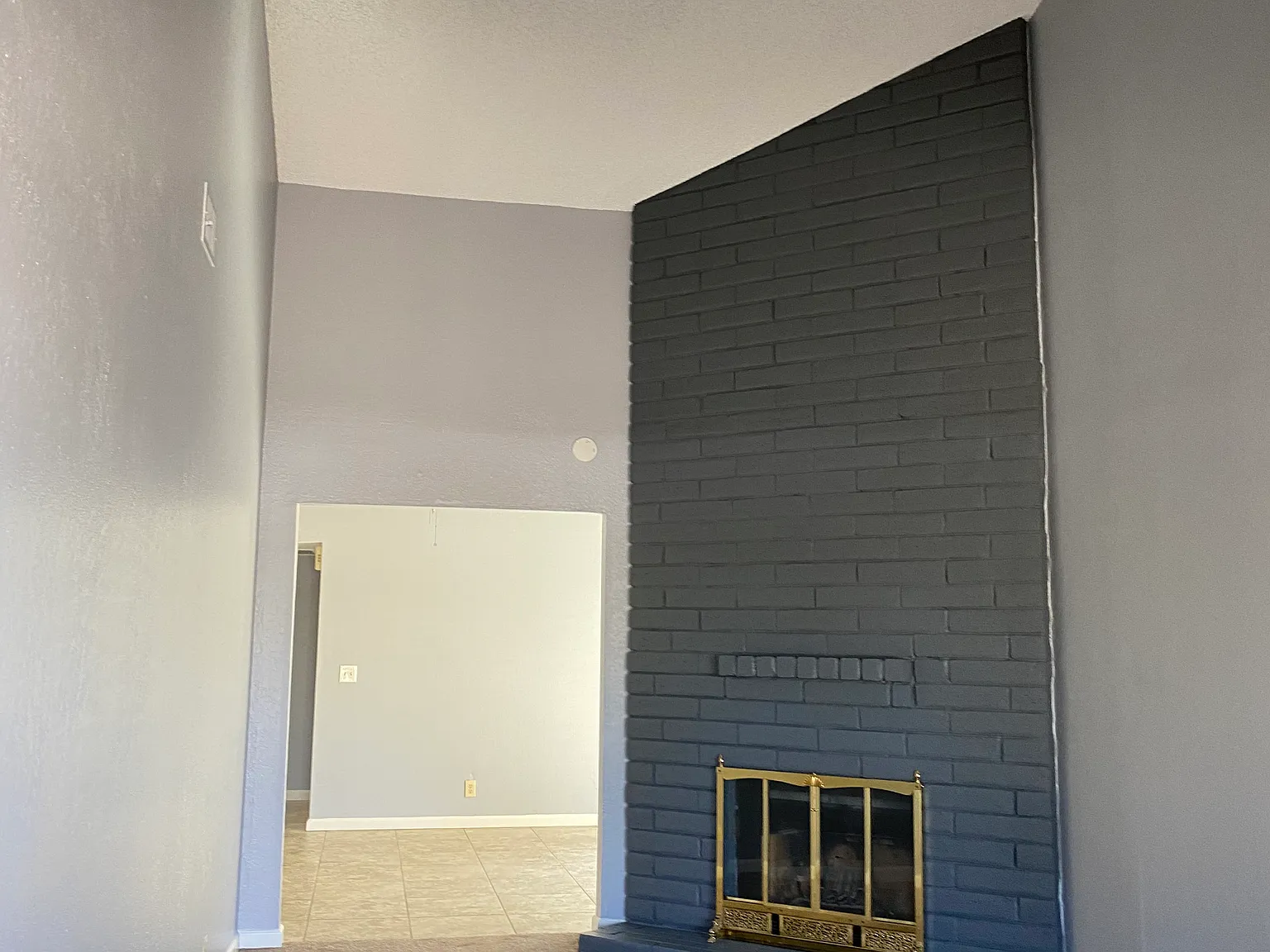 2 bed, 945 sqft, $2,100 — Photo 3