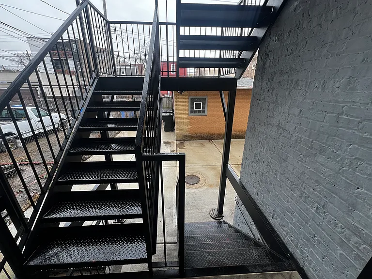 735 N Hamlin Ave #1 — Photo 19