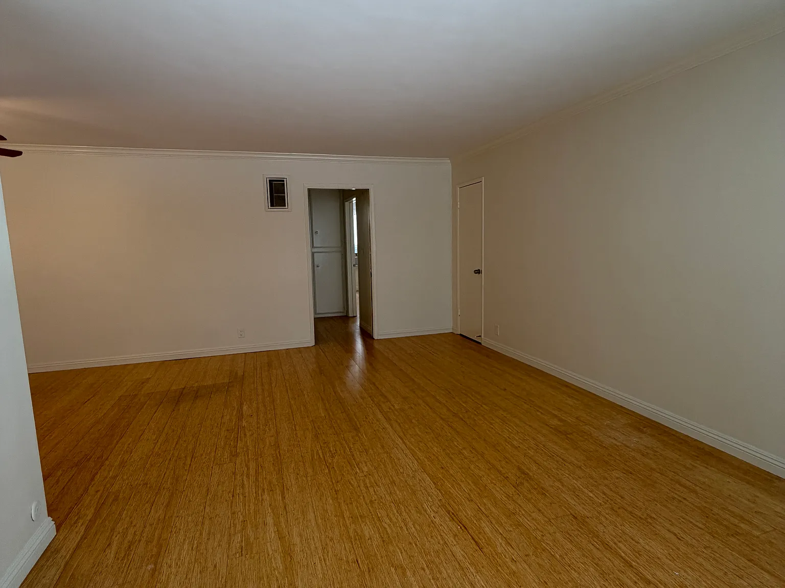 1 bed, 800 sqft, $2,100 — Photo 2