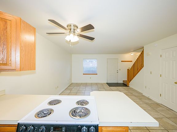 3rd image of 113 College Street Rd #M