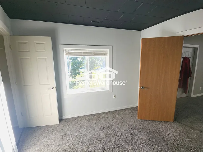 200 N Vine St — Photo 17