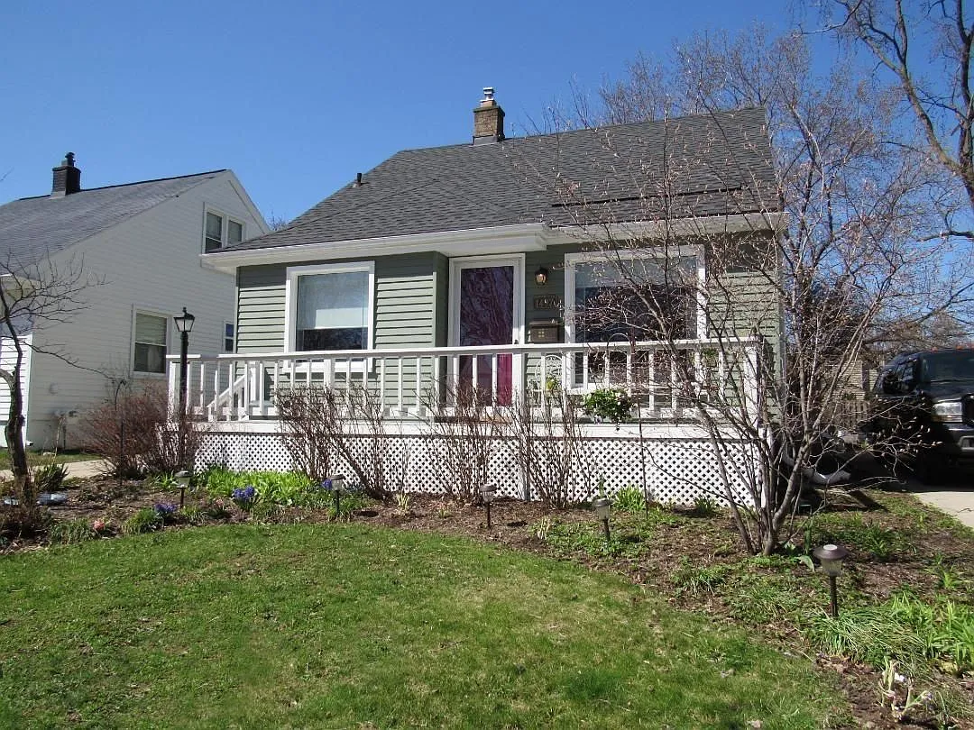 1497 E Lincoln St photo 1