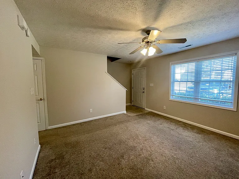 125 Primrose Ln #B — Photo 15
