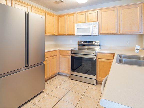 5th image of 1385 S Donahue Dr APT 2101