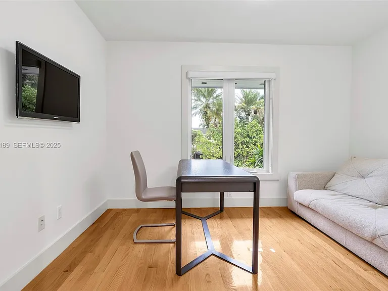 415 Rovino Ave — Photo 46