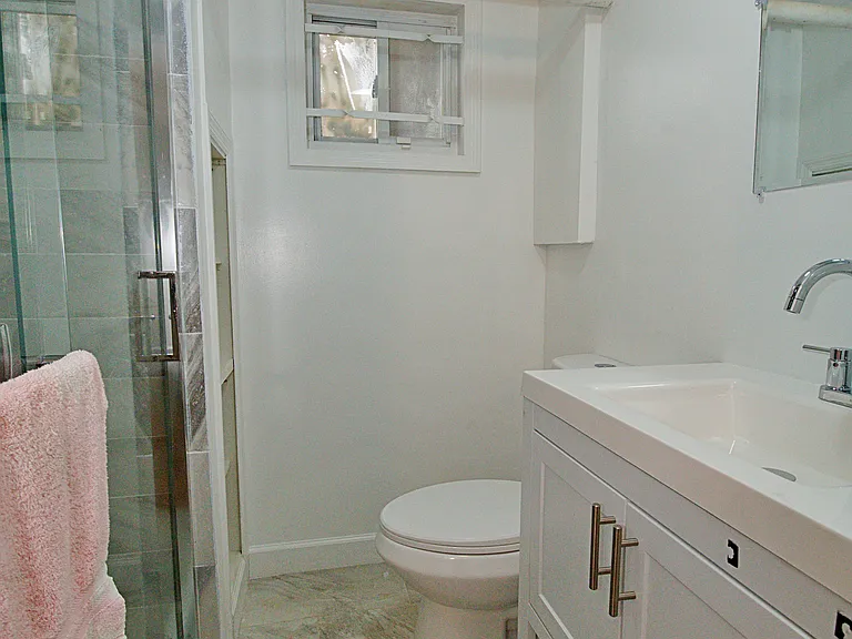 229 8th St #R — Photo 10
