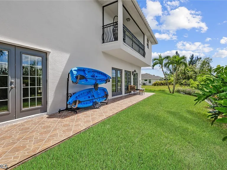 2250 SW 20th Ave — Photo 48