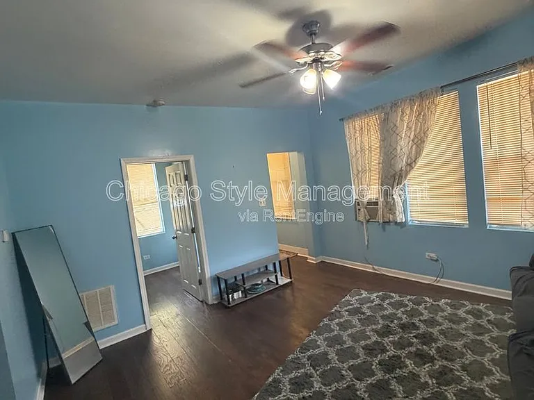 8756 S Exchange Ave #2F — Photo 5
