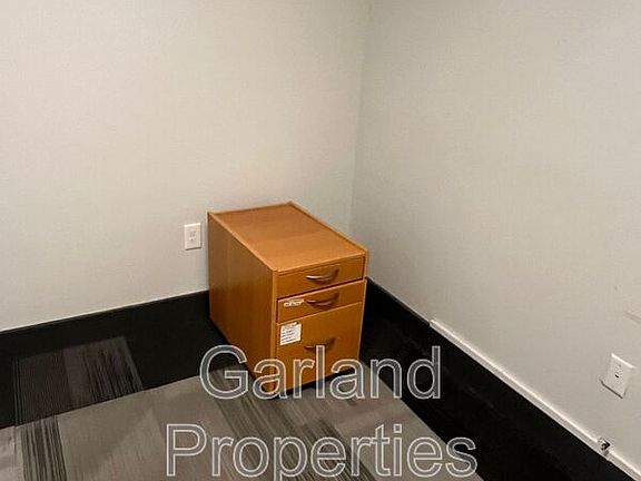 4th image of 416 Campbell Ave SW