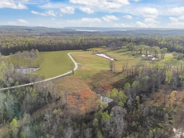 2038 Jack Saunders Rd, Waverly, TN 37185