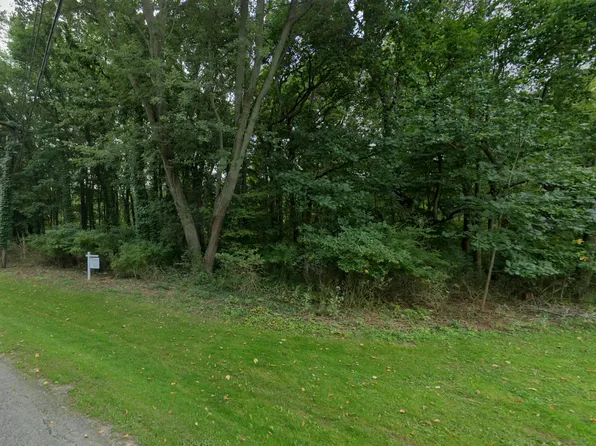 174 Saint Peters Dr #1, Douglas, MI 49406