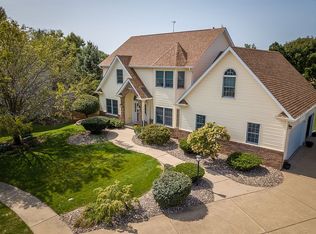 4900 Schaefer Ct, Bettendorf, IA 52722