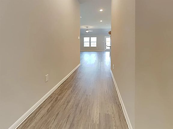 2nd image of 2926 Culver Ave