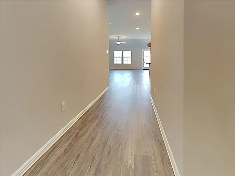 2926 Culver Ave — Photo 2