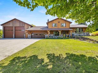 9092 N Paradise Rd, Kewaskum, WI 53040