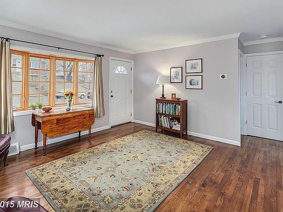 4th image of 4019 Lawrence Ave