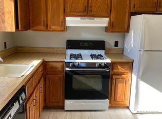 231 E 234th St #3, Bronx, NY 10470
