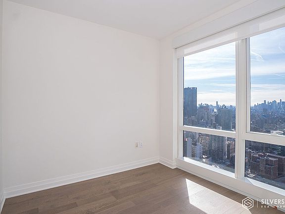 4th image of 460 W 42nd St APT 51E