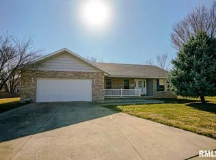 4718 W Andover Dr, Peoria, IL 61615