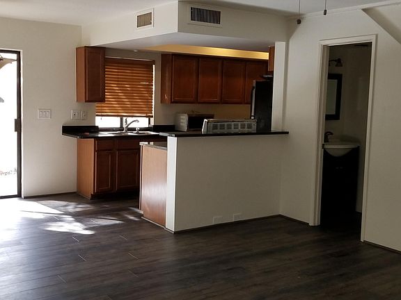 5th image of 1823 E Hayward Ave Unit 1