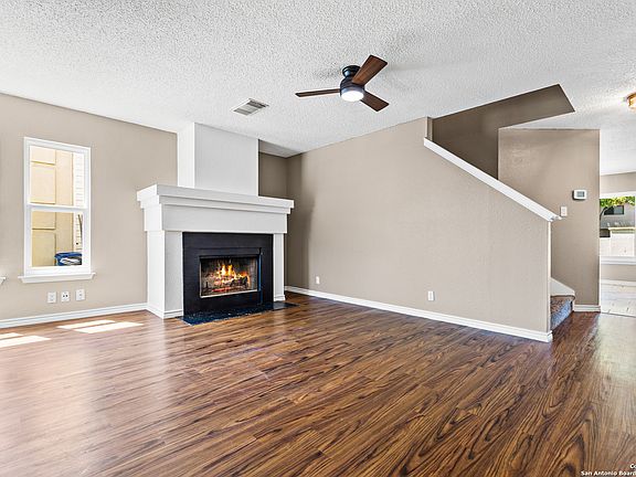 4th image of 8831 BREEZEFIELD