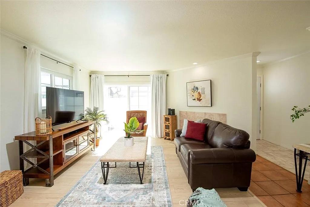 2 bed, 1303 sqft, $3,500 — Photo 3