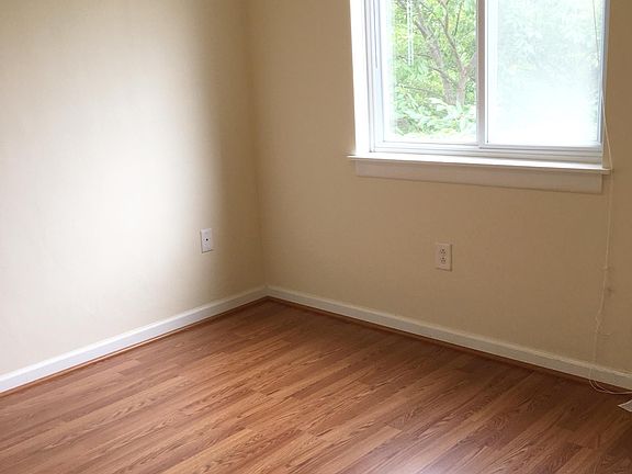 4th image of 1730 Liberty Ln