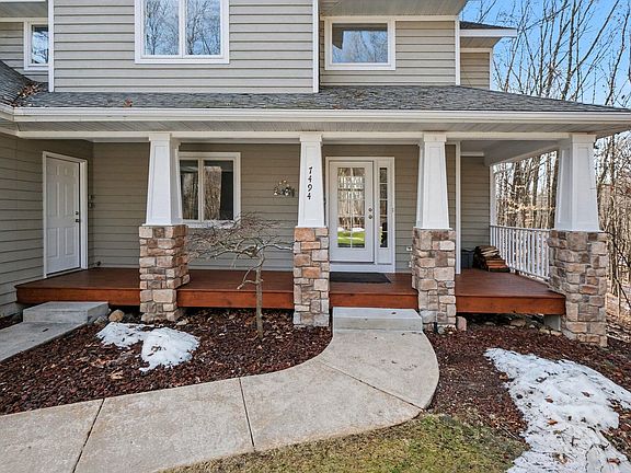 2nd image of 7494 Shelburne Ct NE