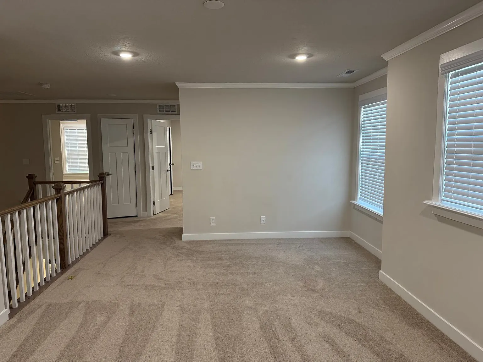 5 bed, 3010 sqft, $3,800 — Photo 2