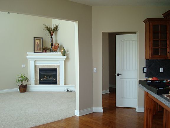 Kitchen  / Living Room