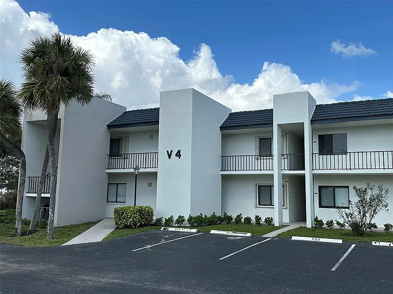 1605 US Highway 1 #V-4-104 — Photo 19
