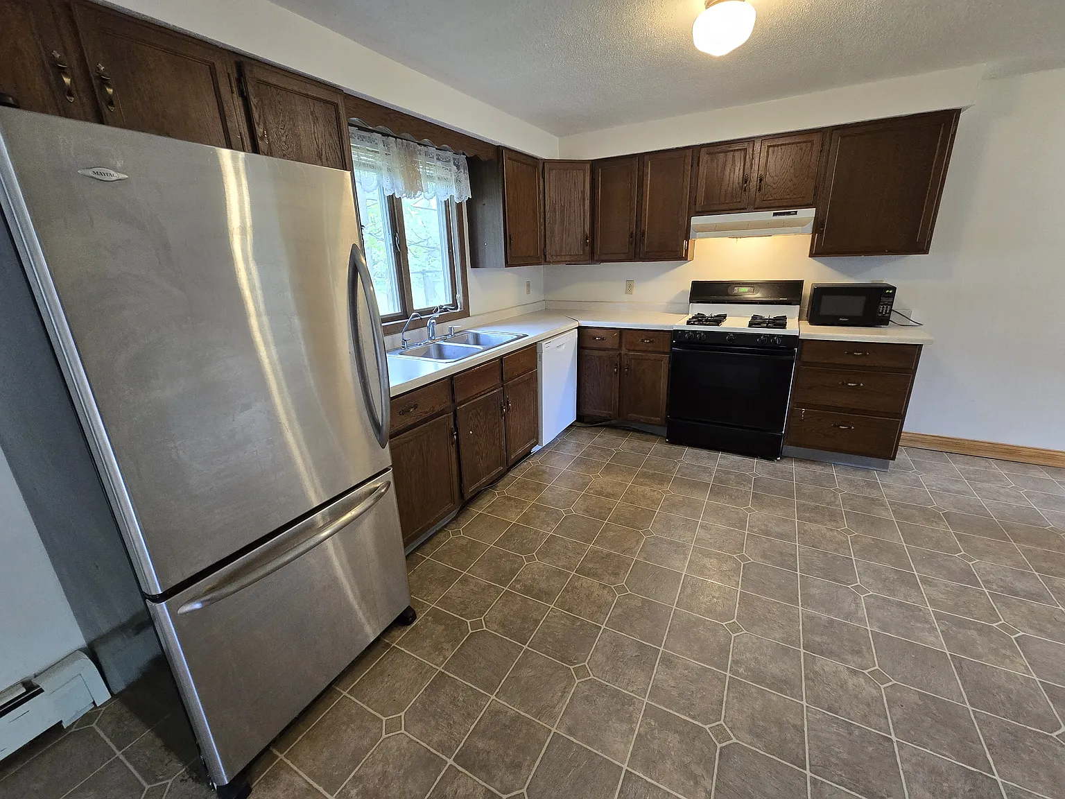 5 bed, 960 sqft, $1,795 — Photo 4