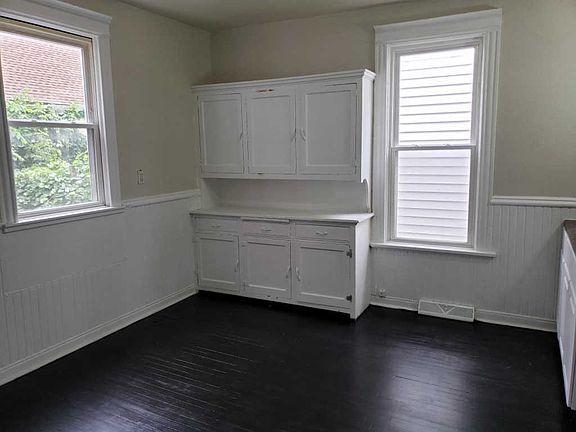 3rd image of 2462 N Hubbard St