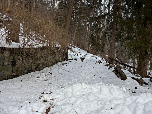 4th image of Gallows Hill Road