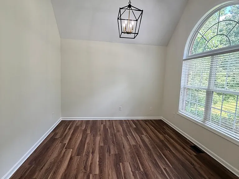 2544 Carnes Rd — Photo 12