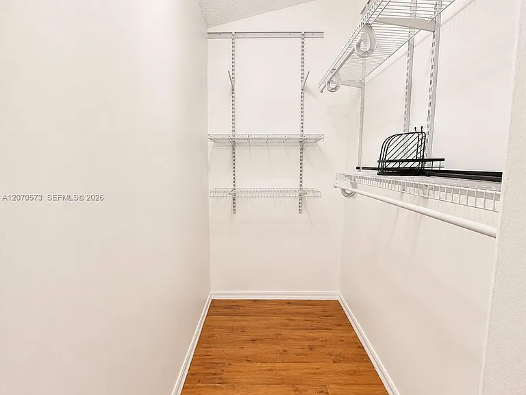 6235 Kendale Lakes Cir #239 — Photo 18