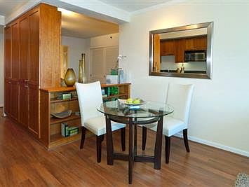 4th image of 1701 Jackson St APT 704