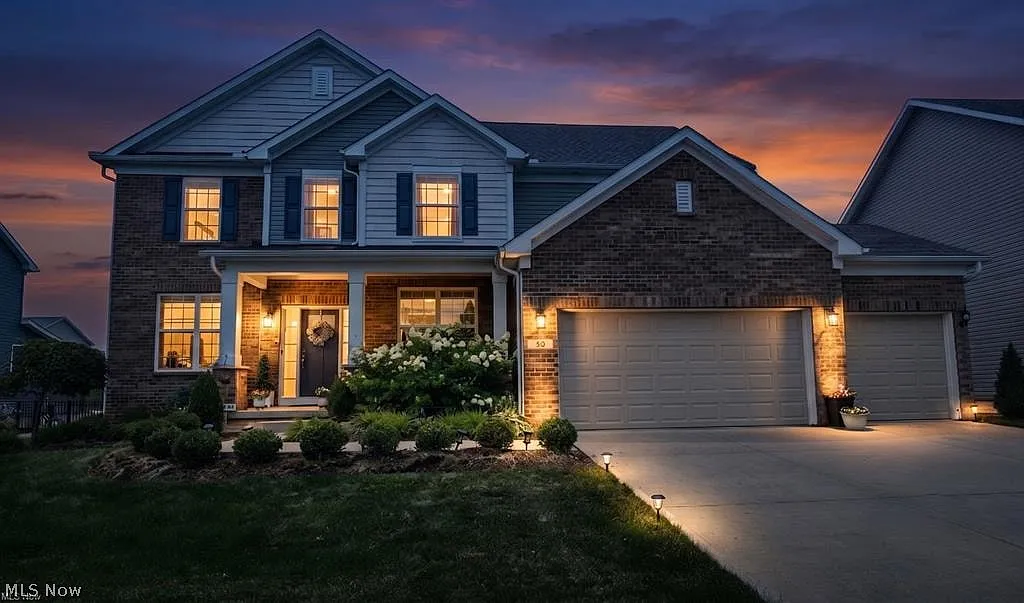 5 bed, 5.0 bath, 4816 sqft, $5,200 — Photo 1