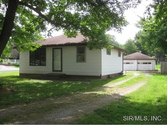 2100 S Main St photo 1