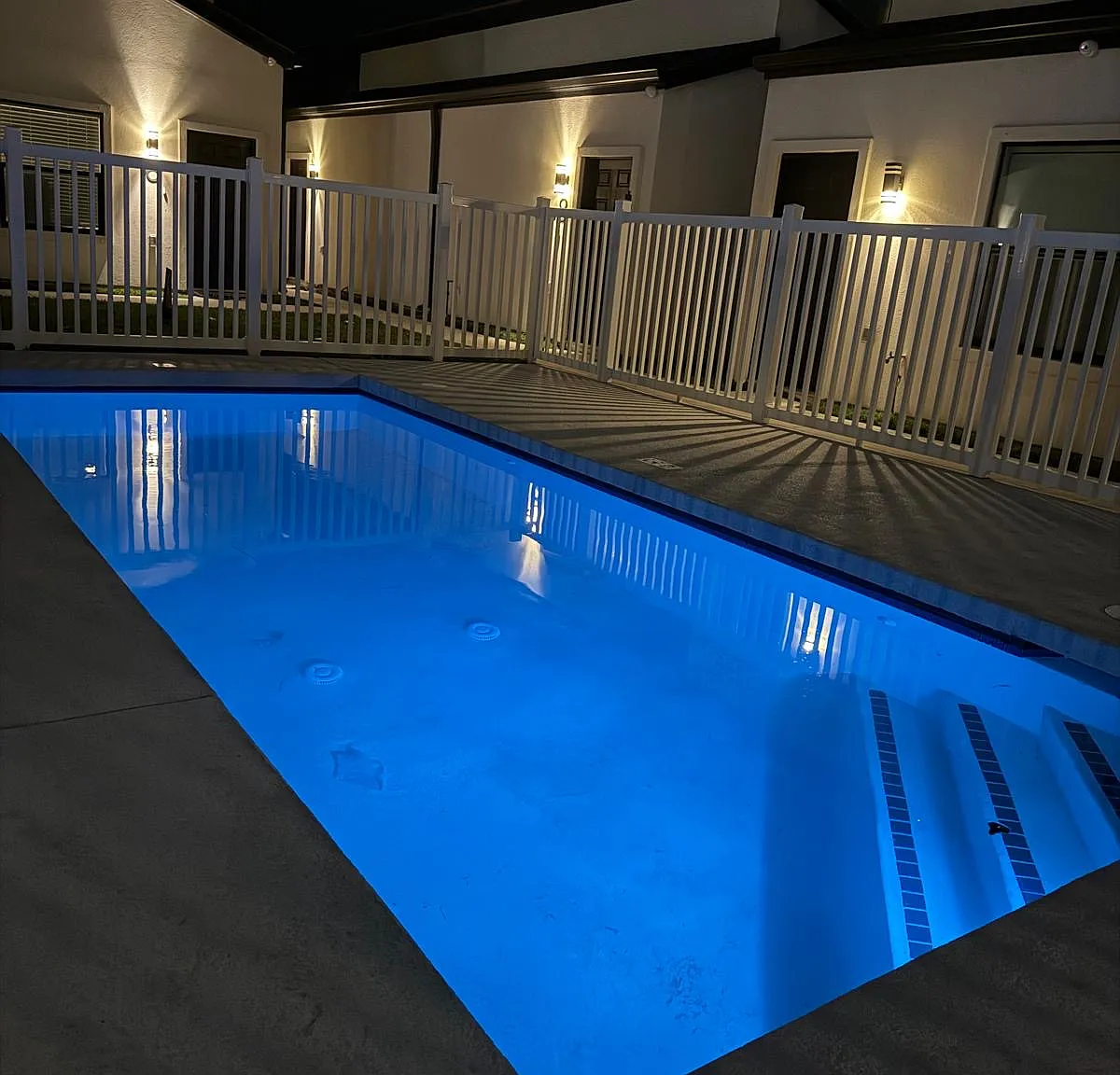 1 bed, $2,135 — Photo 2