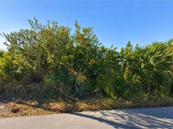 3013 26th St W, Lehigh Acres, FL 33971