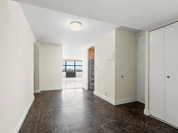 7004 Blvd East image 1 of 32