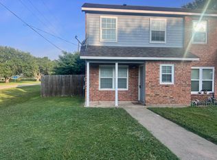 306 Anderson St APT B, Smithville, TX 78957
