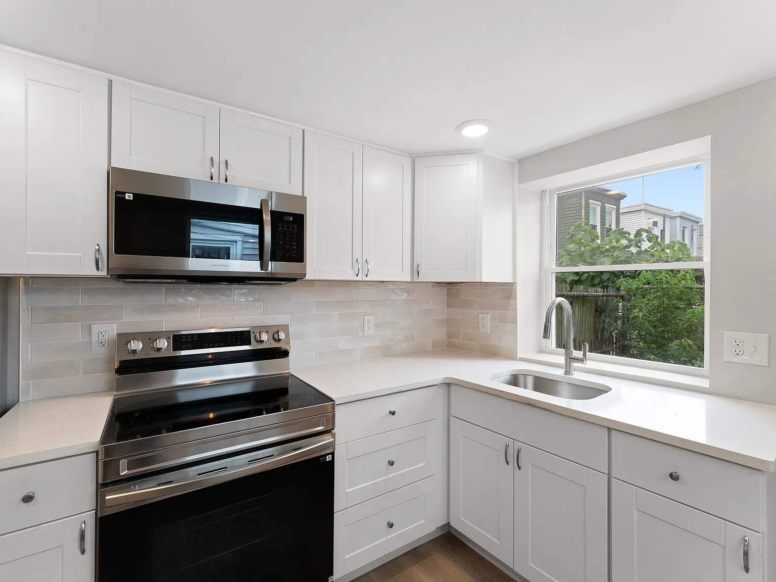 3 bed, 1174 sqft, $1,625 — Photo 3