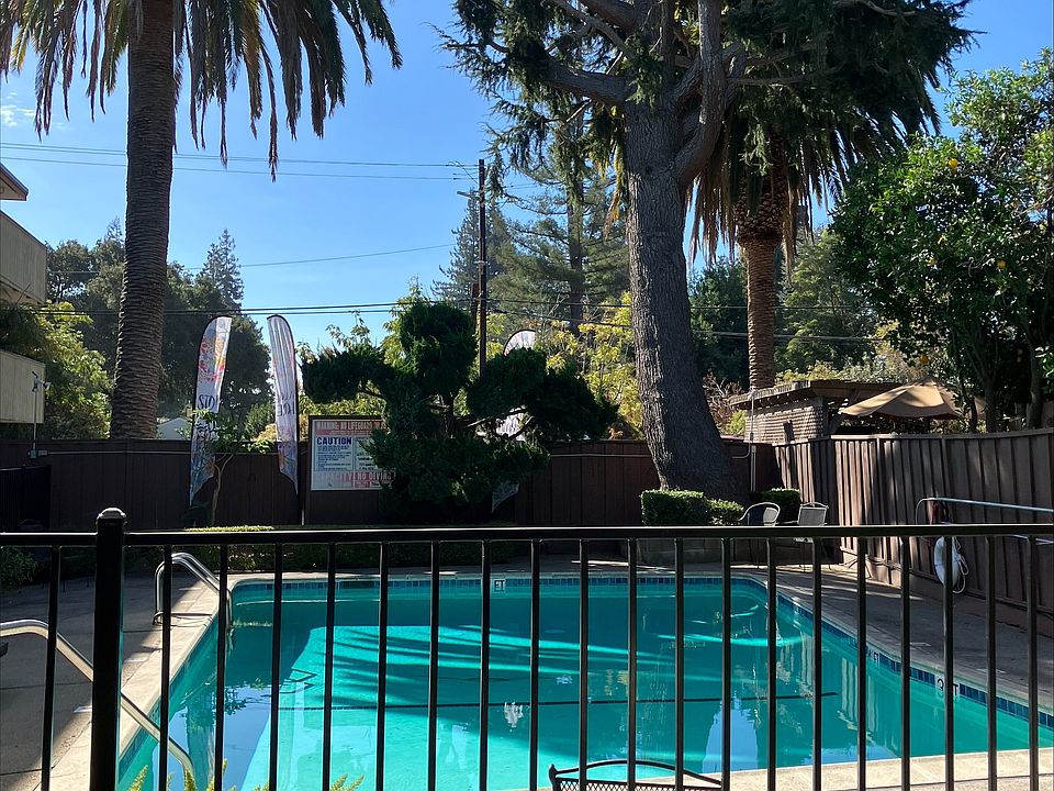 1st image of 1717 Woodland Ave APT 210