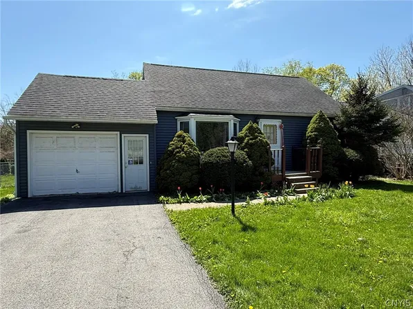 108 Miller Dr, East Syracuse, NY 13057