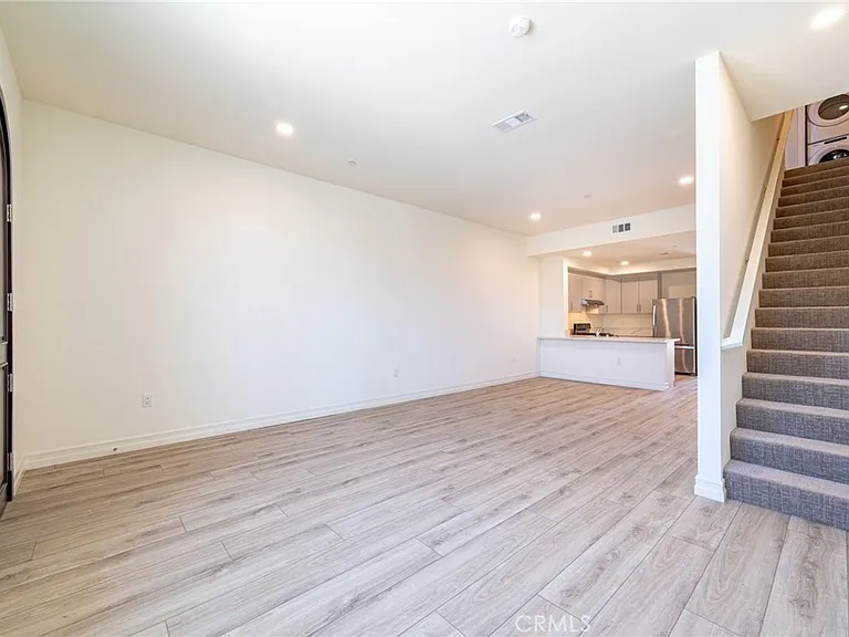 140 N New Ave #3 — Photo 13